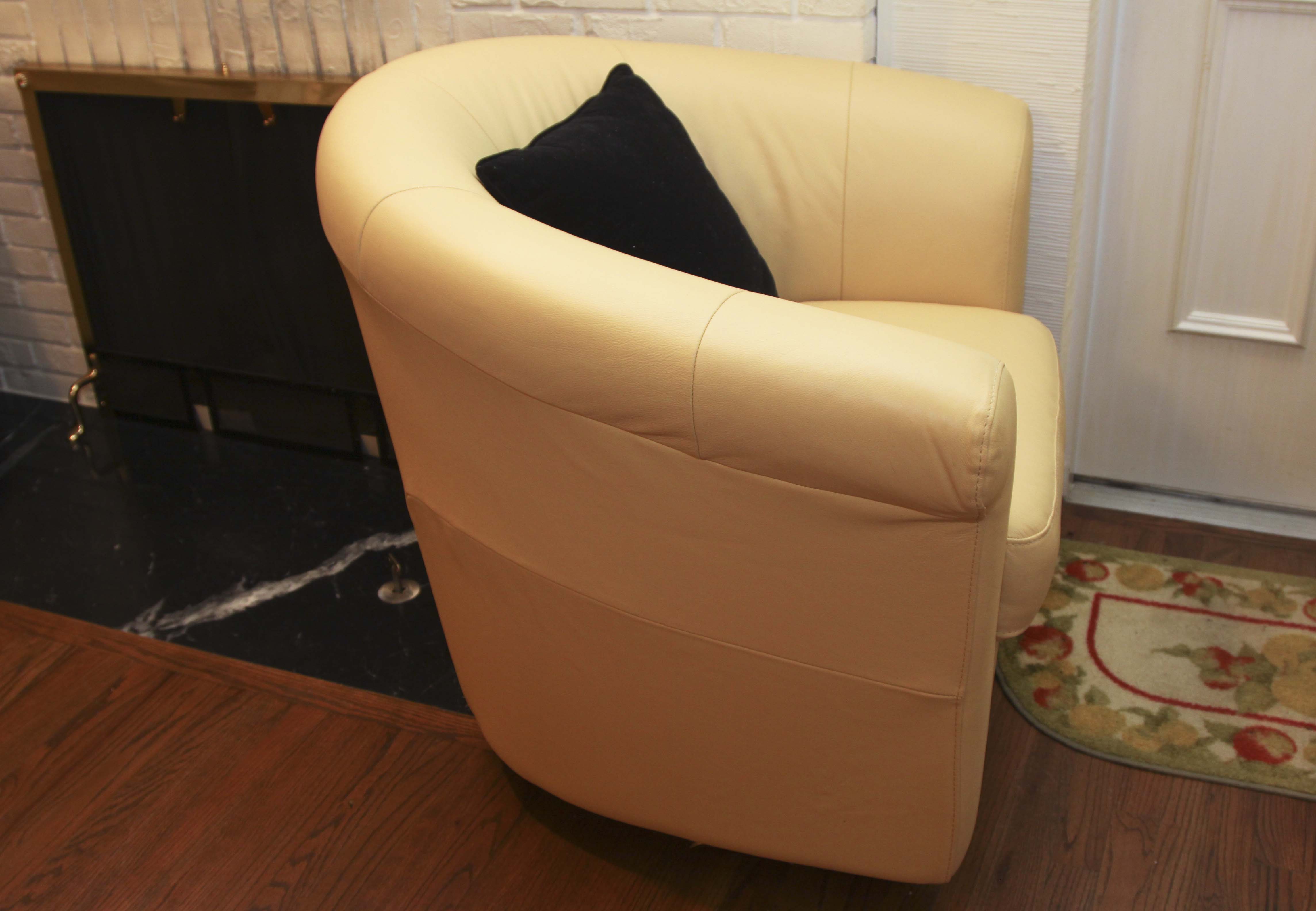 Italsofa Buttercup Yellow Leather Swivel Chair EBTH