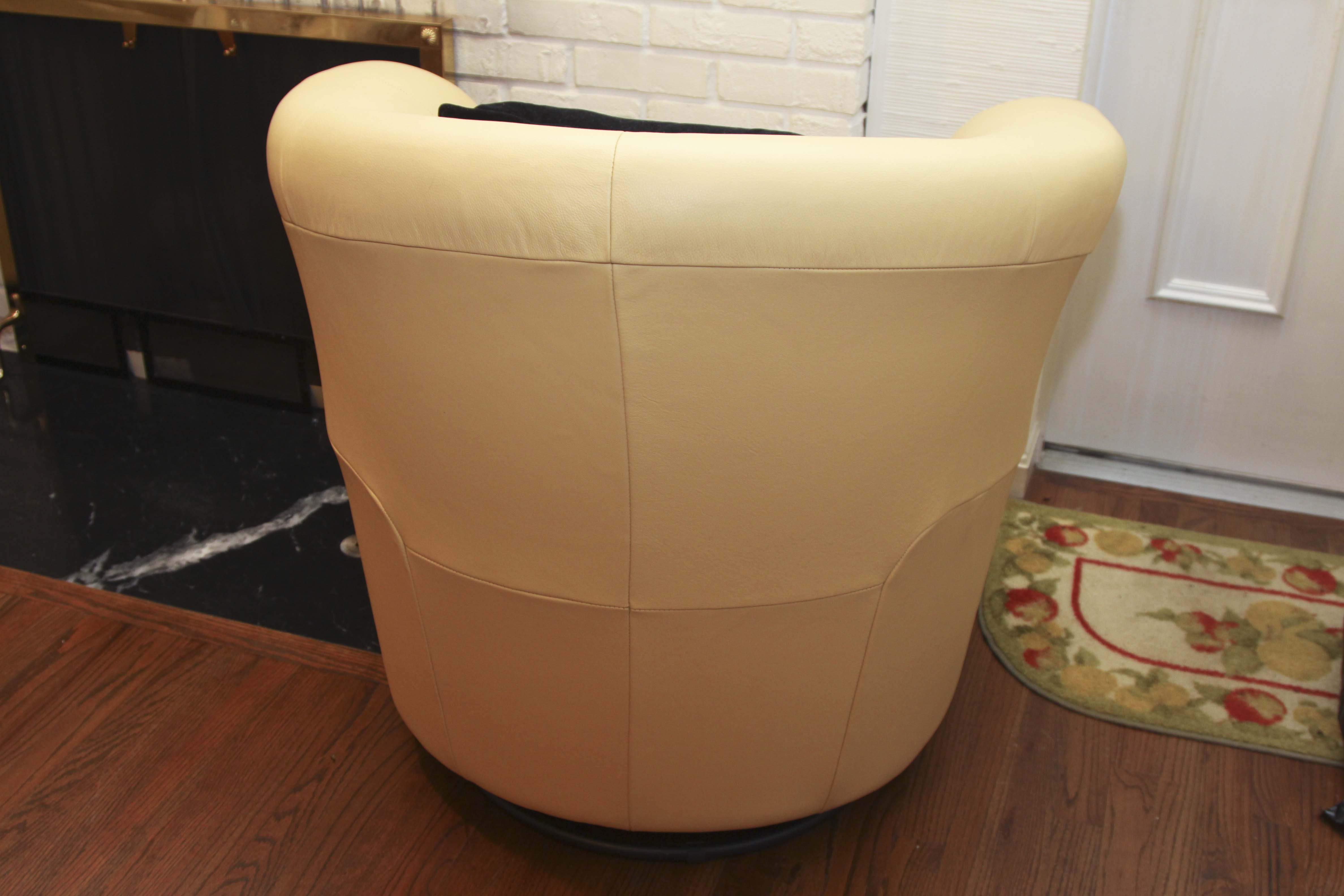Italsofa Buttercup Yellow Leather Swivel Chair EBTH