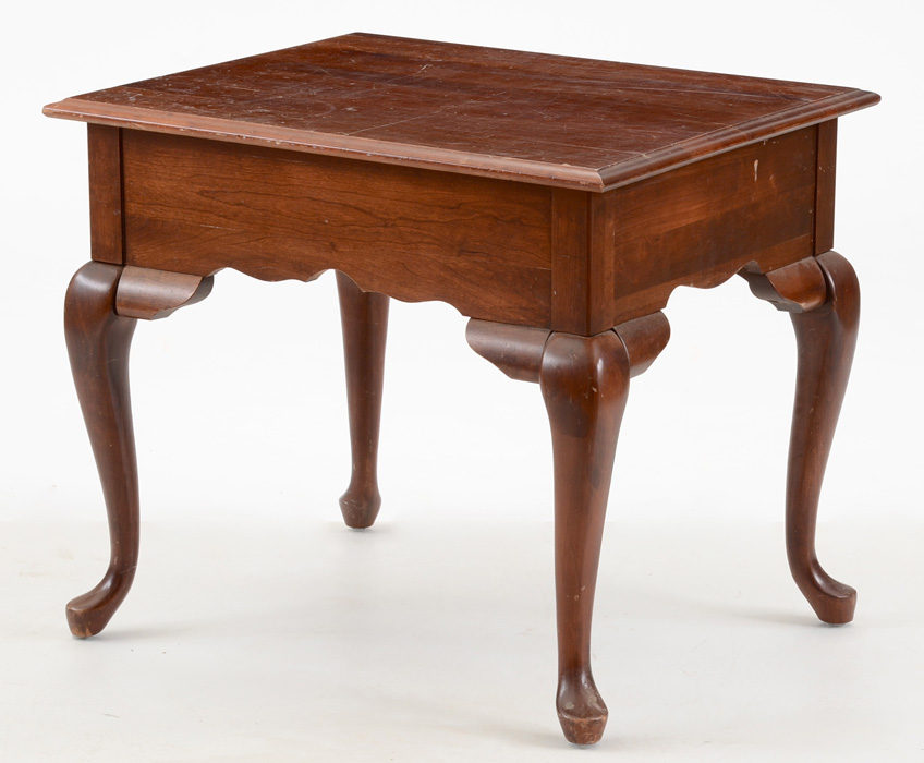 Broyhill Queen Anne End Table EBTH