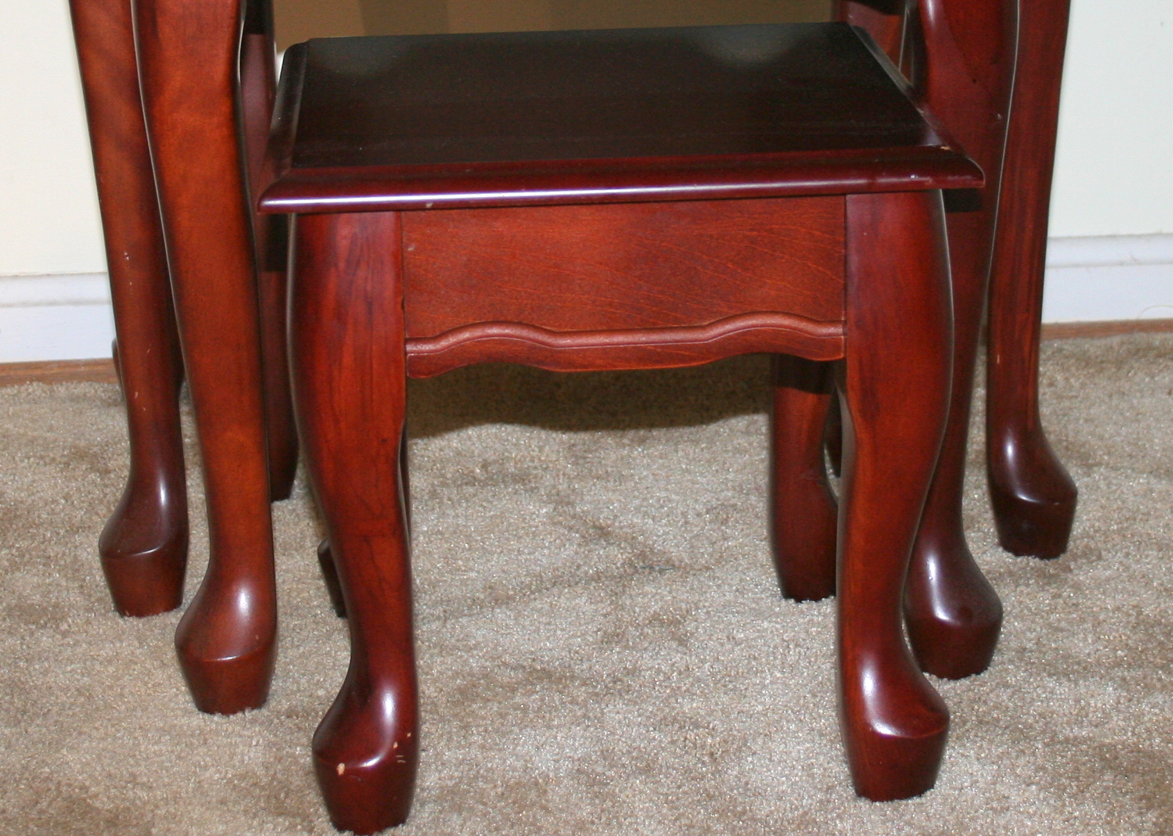 Trio of Queen Anne Style Nesting Tables EBTH