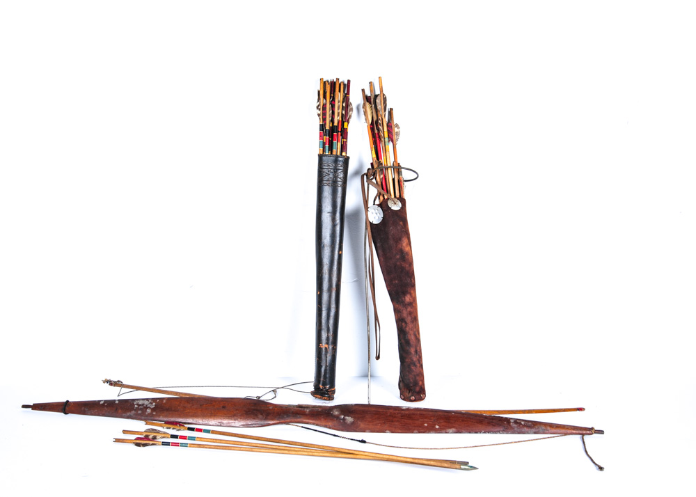 bow and arrow quiver