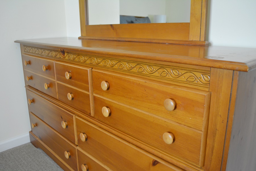 Knotty Pine Dresser and Mirror EBTH