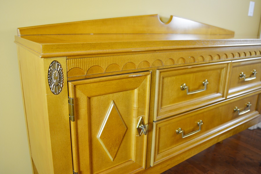 Stanley Furniture Federal Style Maple Buffet Sideboard EBTH