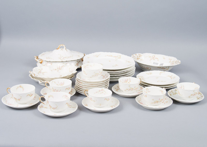 Antique Theodore Haviland Limoges "Norma" Pattern China Set EBTH