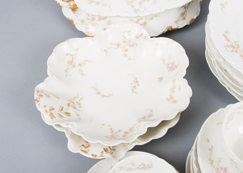 Antique Theodore Haviland Limoges "Norma" Pattern China Set EBTH