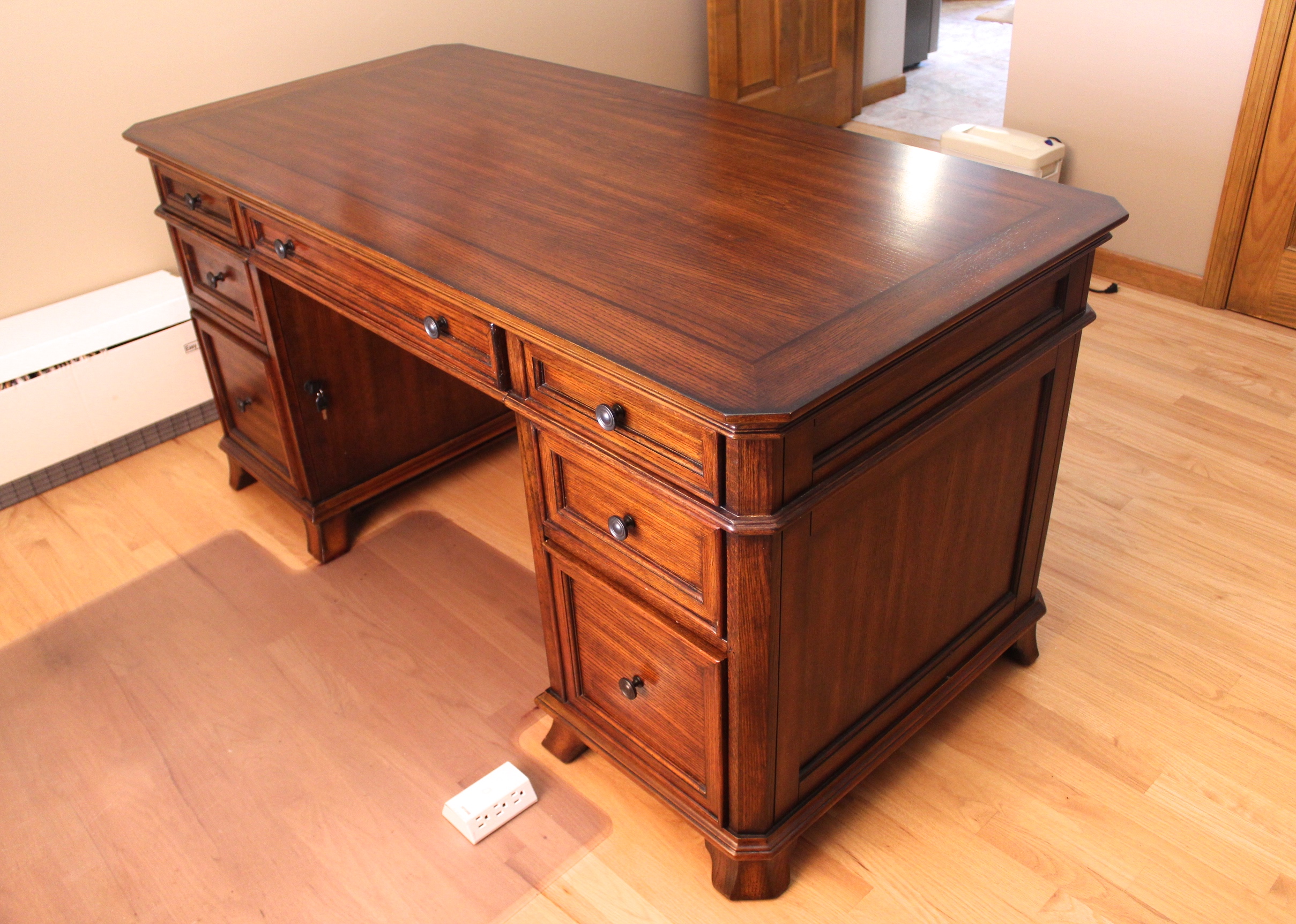 Whalen Executive Desk Ebth