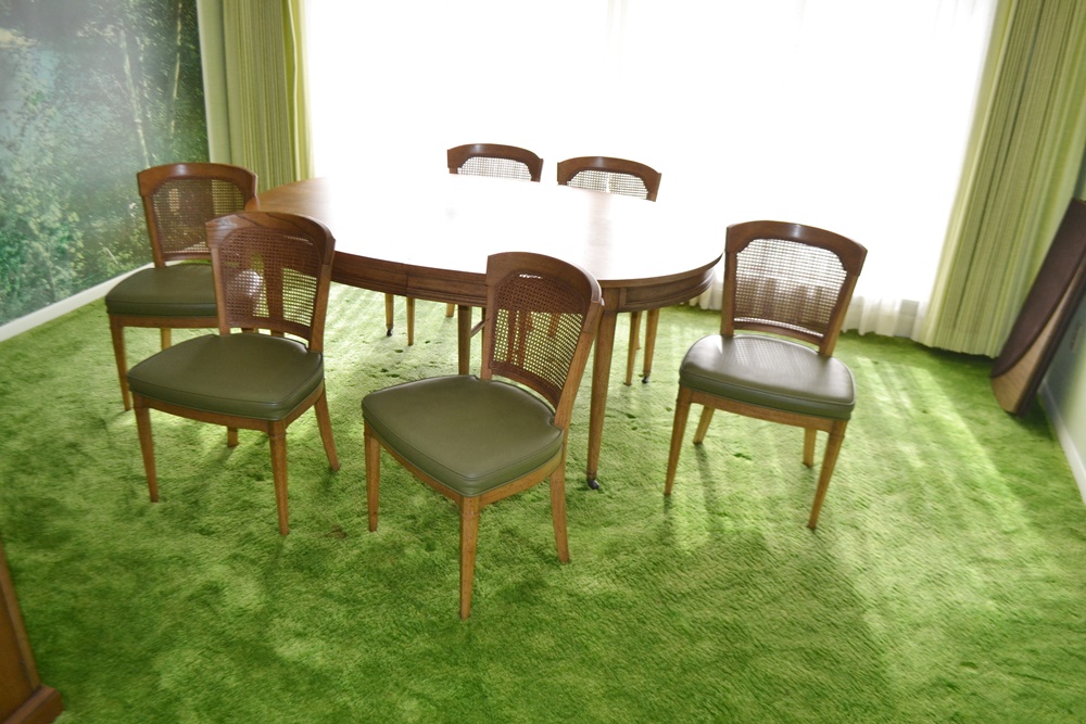 Vintage 1970s Henredon Dining Table & Six Chairs EBTH