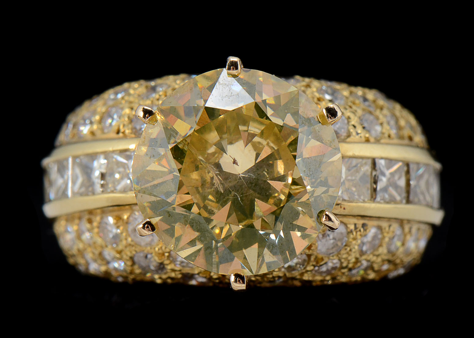 18K Yellow Gold Diamond Ring : EBTH