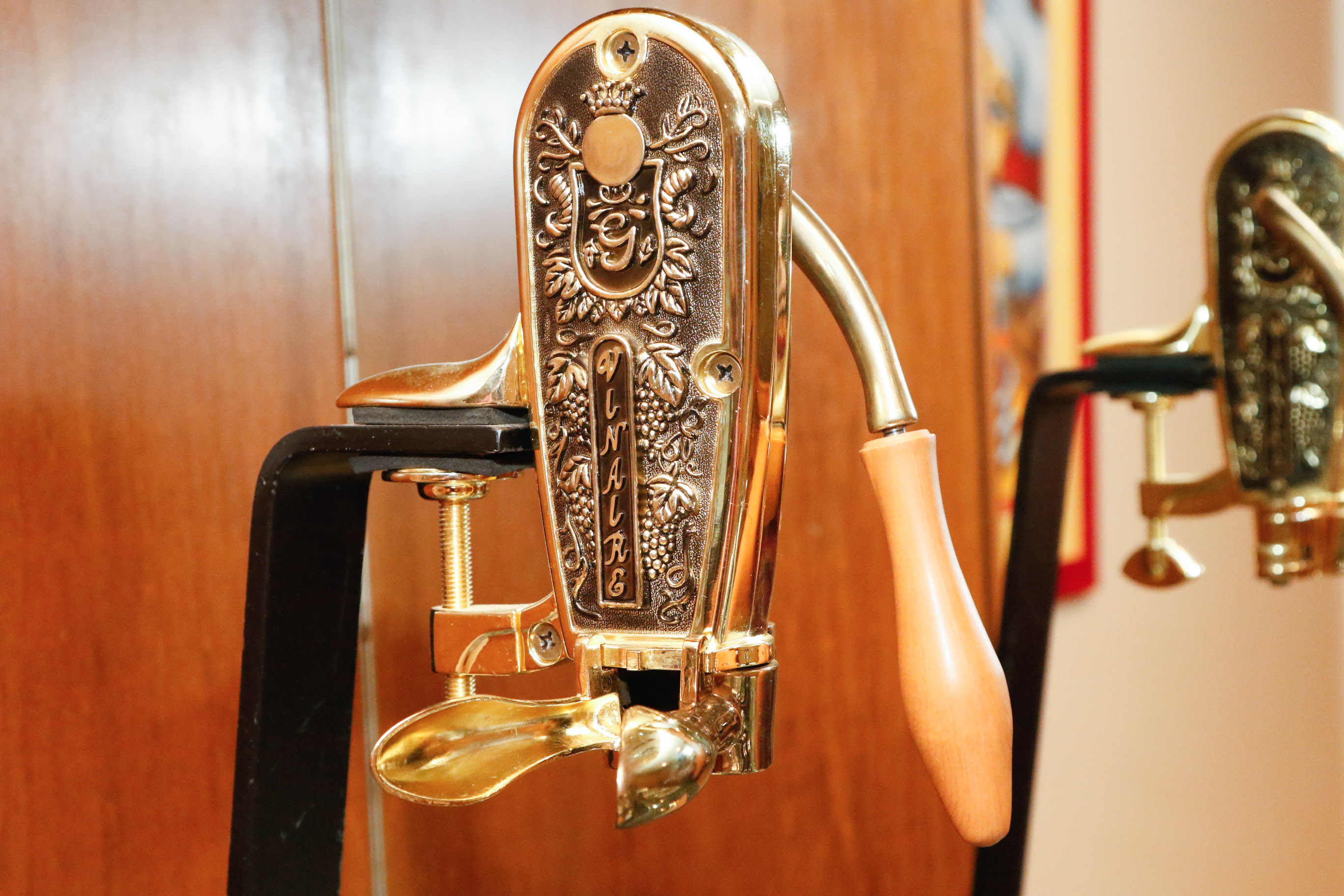 Vinaire Countertop Wine Bottle Opener EBTH