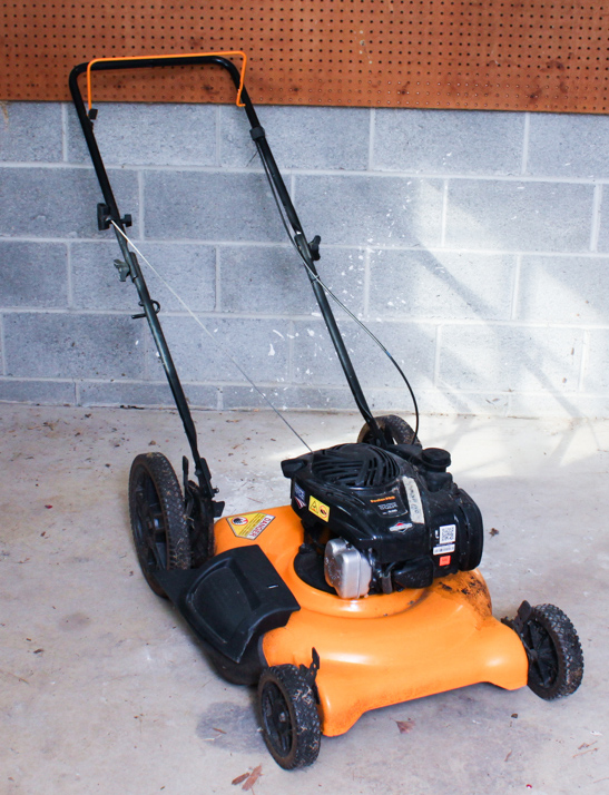 Briggs & Stratton 500E Series Lawnmower and John Deere Oil Change Kit EBTH