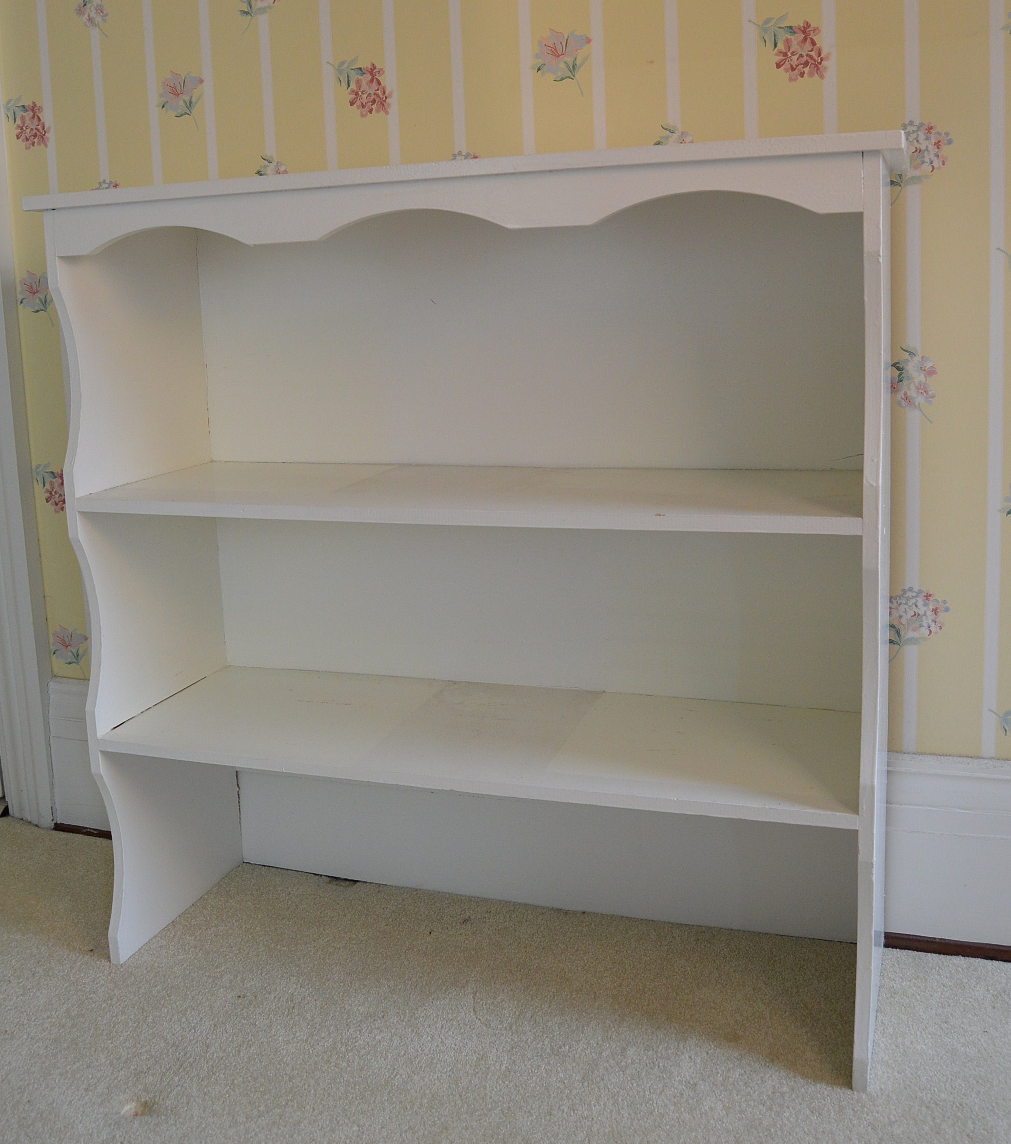 Pair of Cottage Style WhitePainted Bookcases EBTH