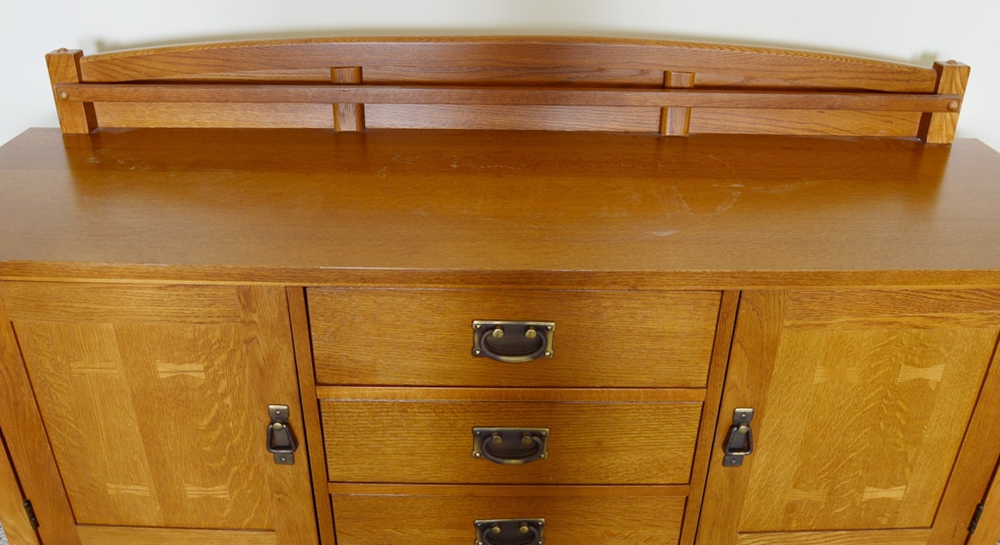 Bassett Oak Mission Style Sideboard : EBTH