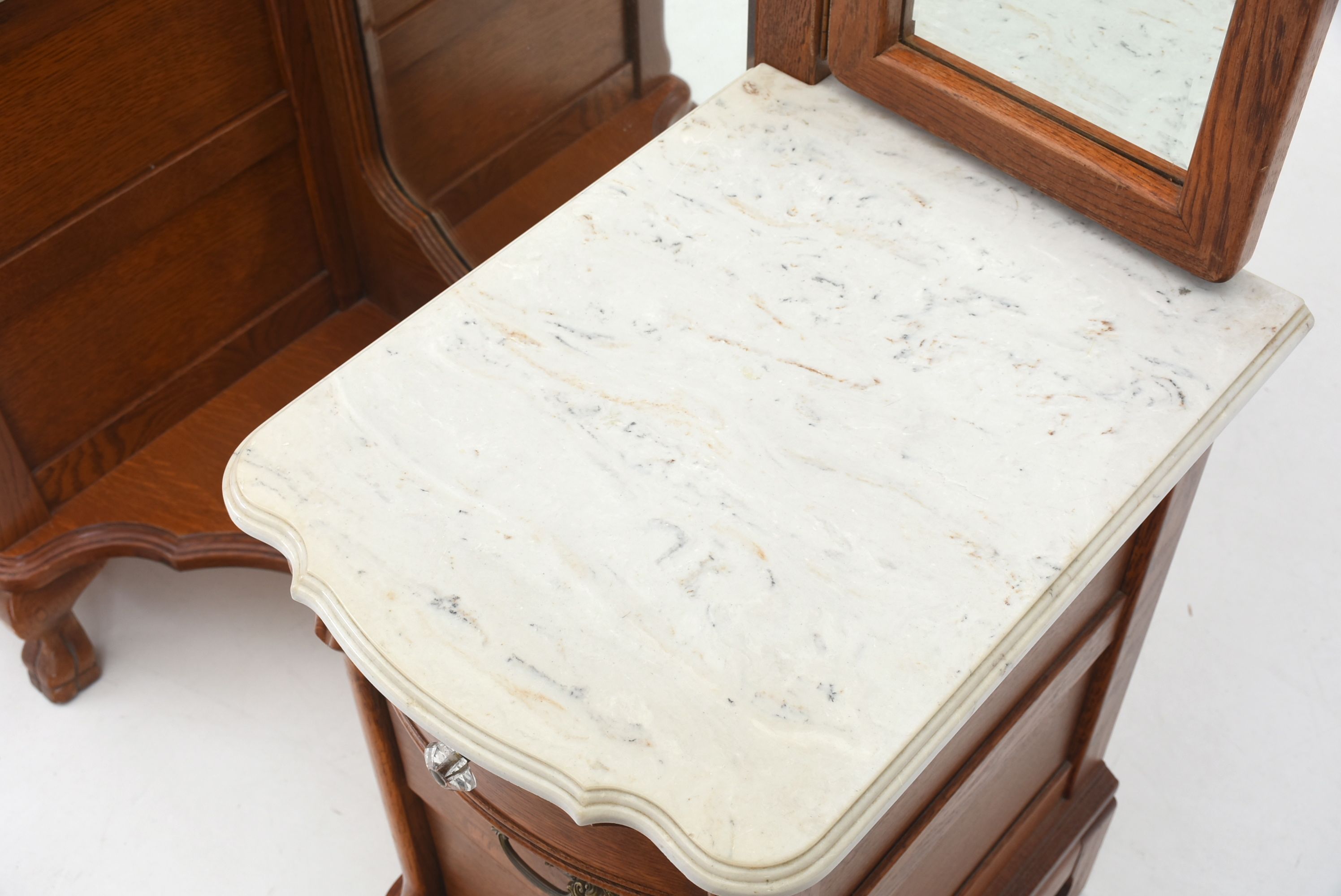 Lexington Furniture Victorian Sampler Collection Vanity EBTH