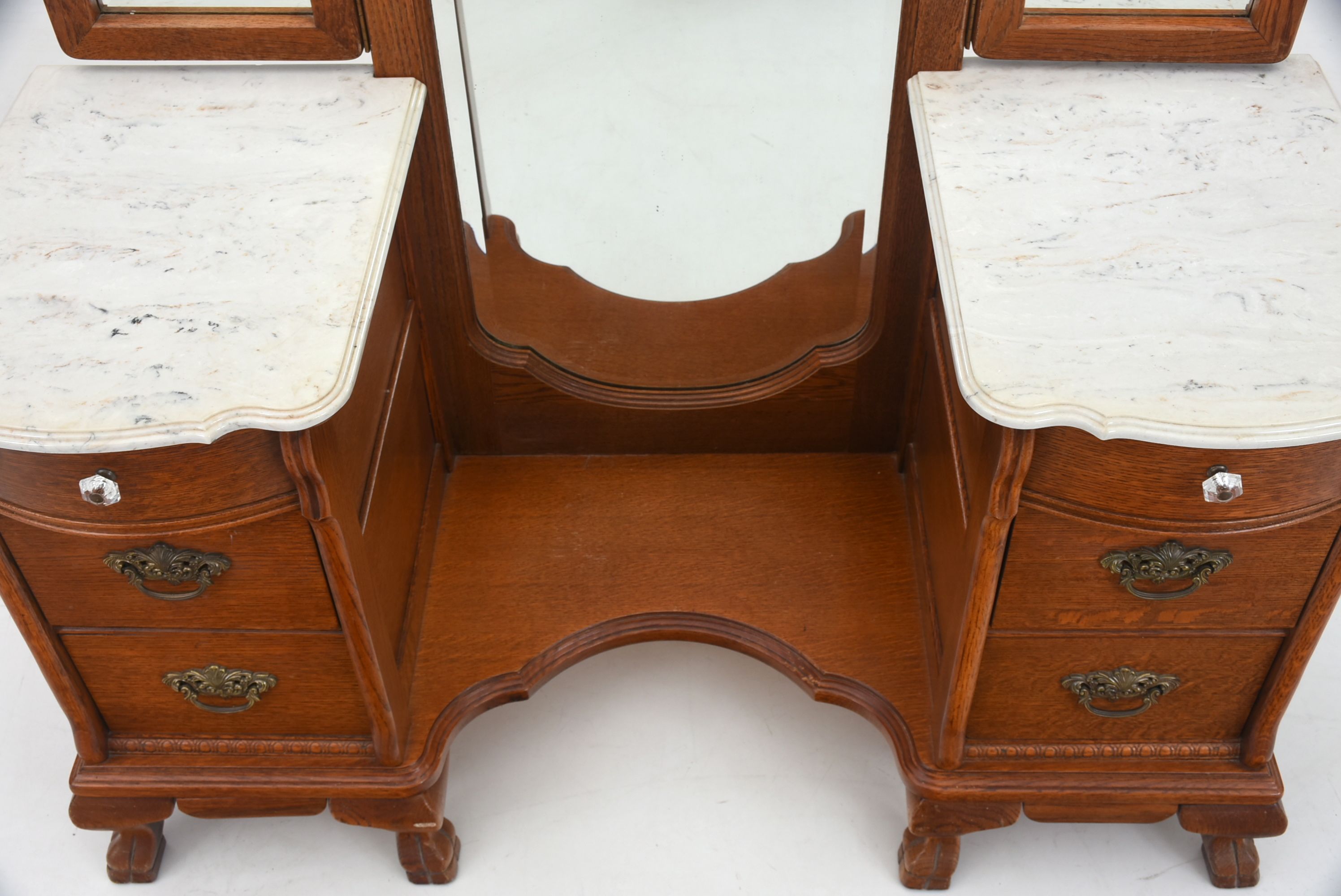 Lexington Furniture Victorian Sampler Collection Vanity EBTH