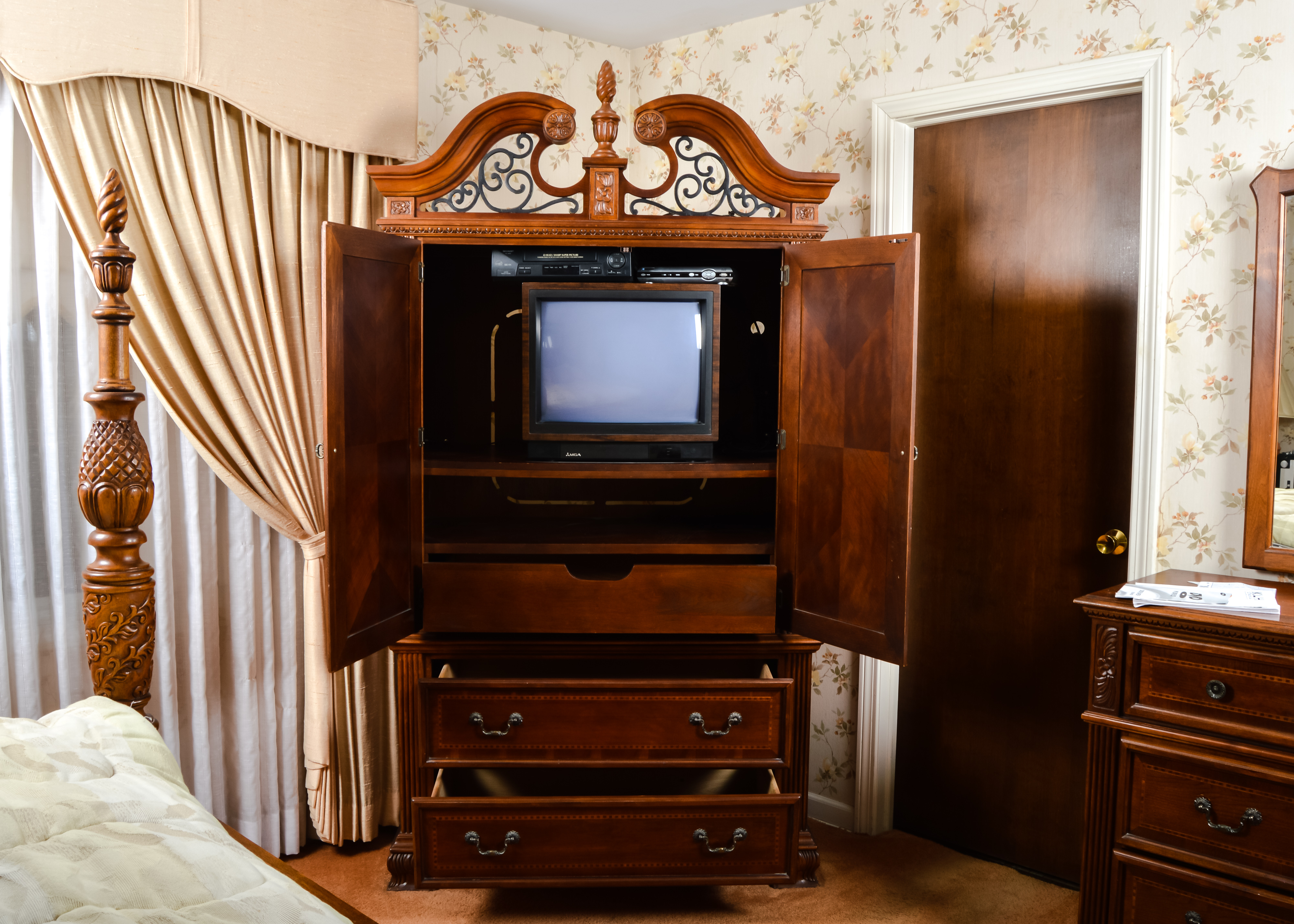 Collezione Europa Armoire | EBTH