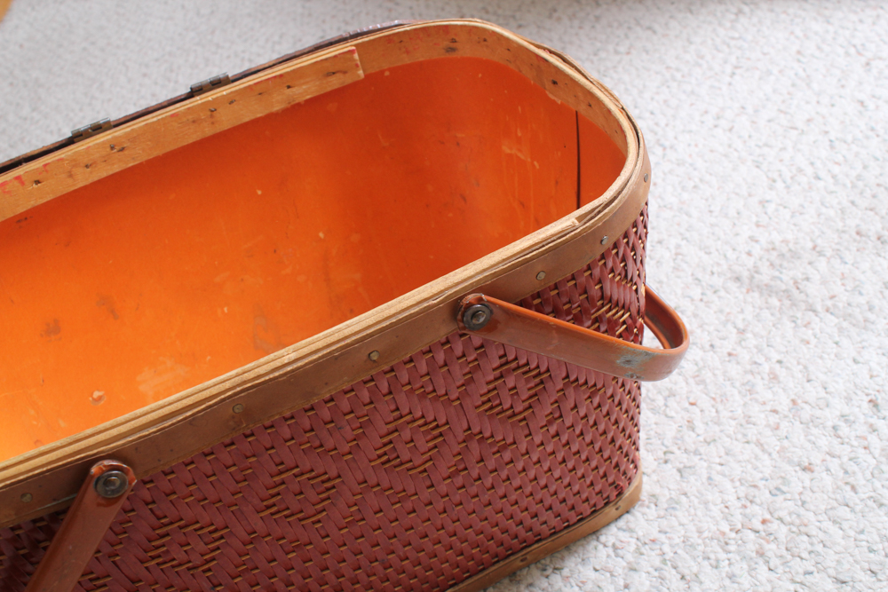Vintage Enamelware and Redman Picnic Basket EBTH