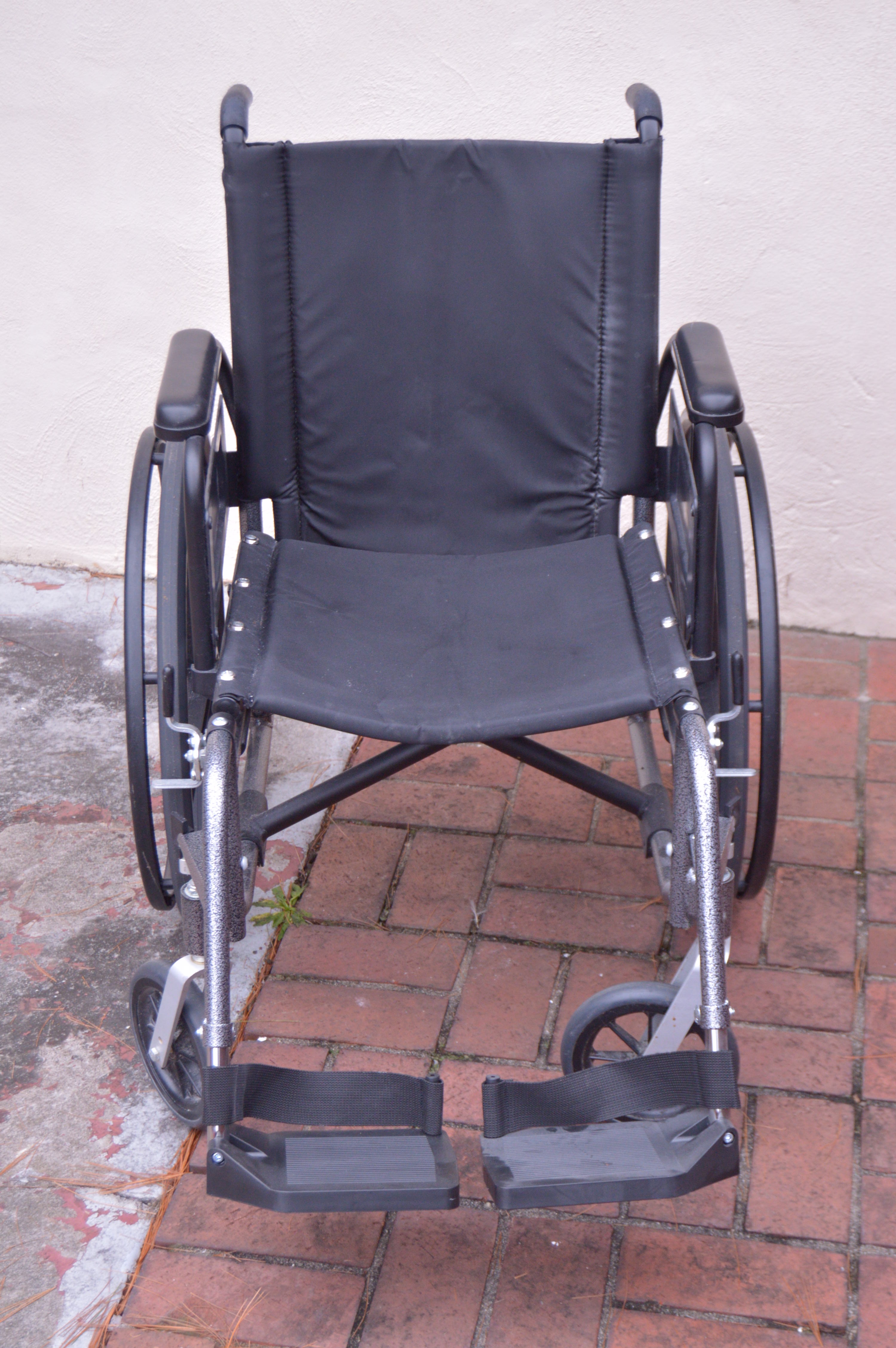 Breezy 500 Collapsible Wheel Chair EBTH