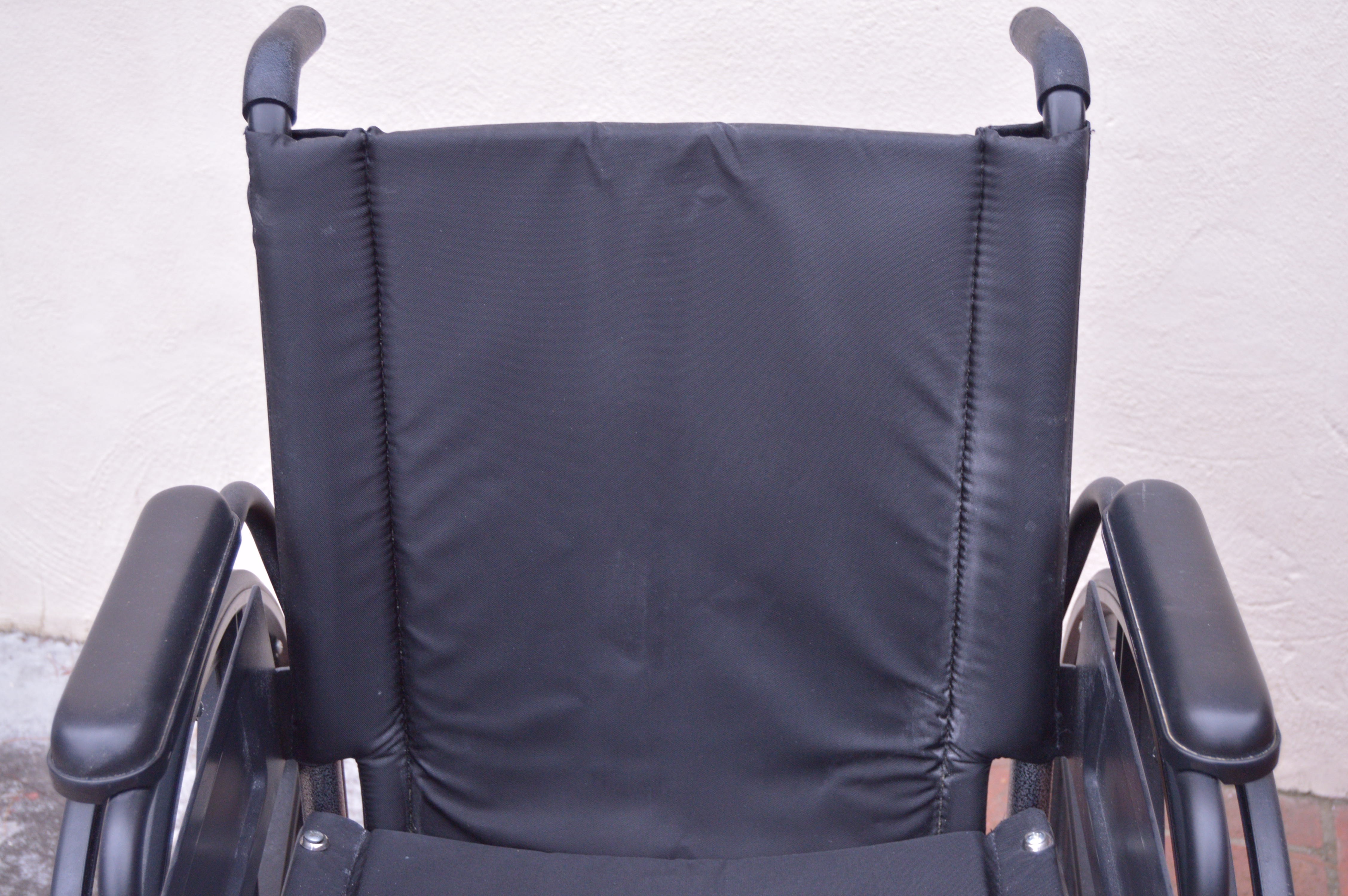 Breezy 500 Collapsible Wheel Chair EBTH