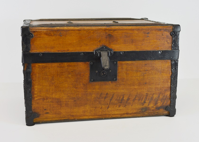 Antique Pettibone Manufacturing Company Wood Trunk EBTH
