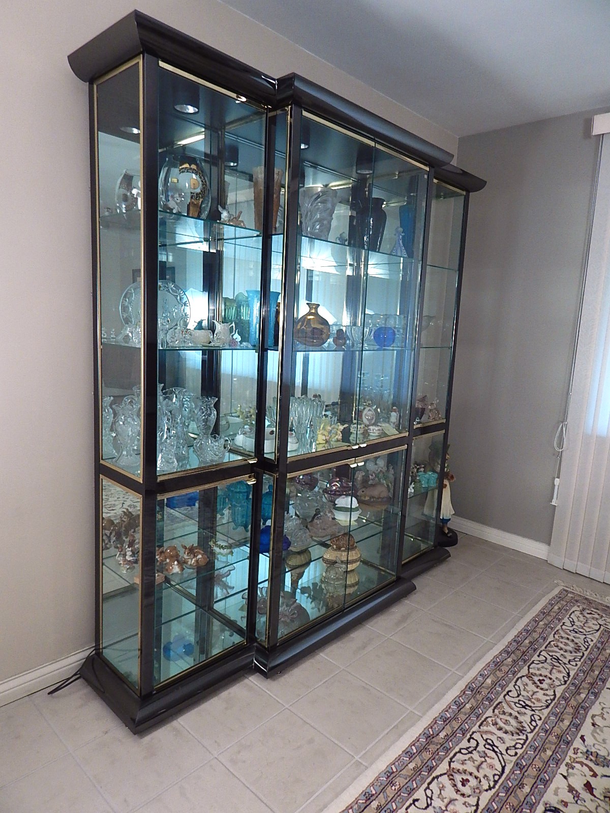 Large Contemporary Glass Display/China EBTH