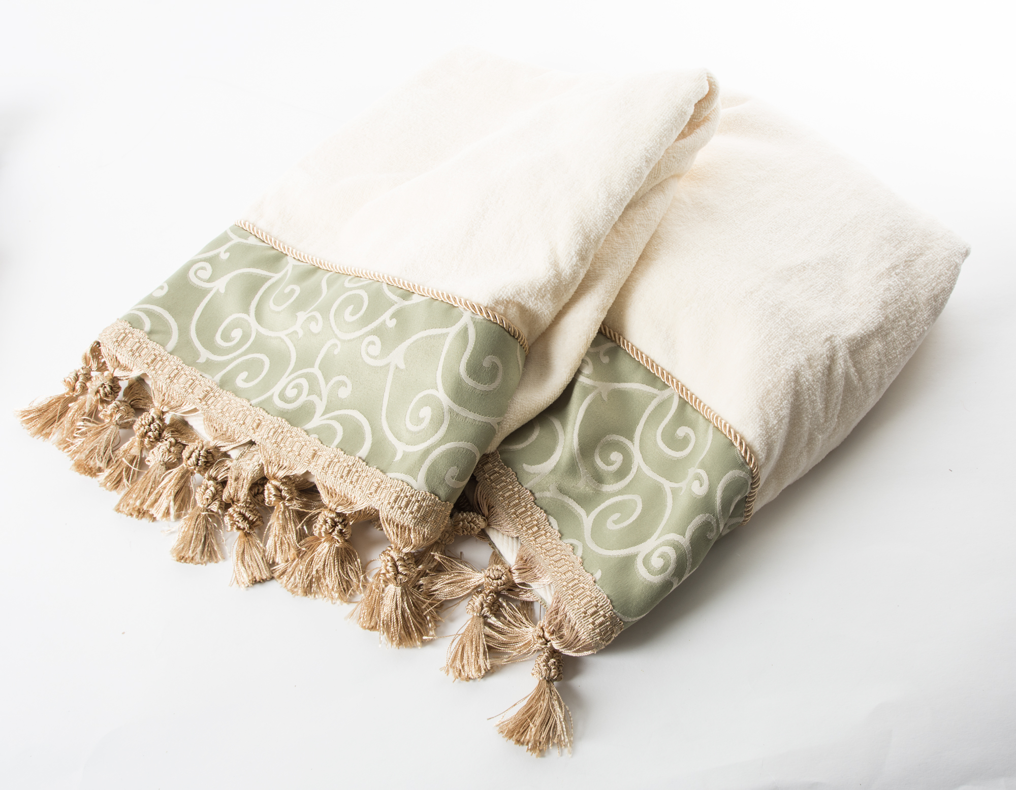 Set Of New Bath Towels By Croscill Home. | EBTH