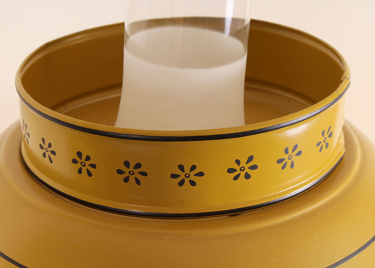 Vintage Yellow Metal Tole Floor Lamp | EBTH