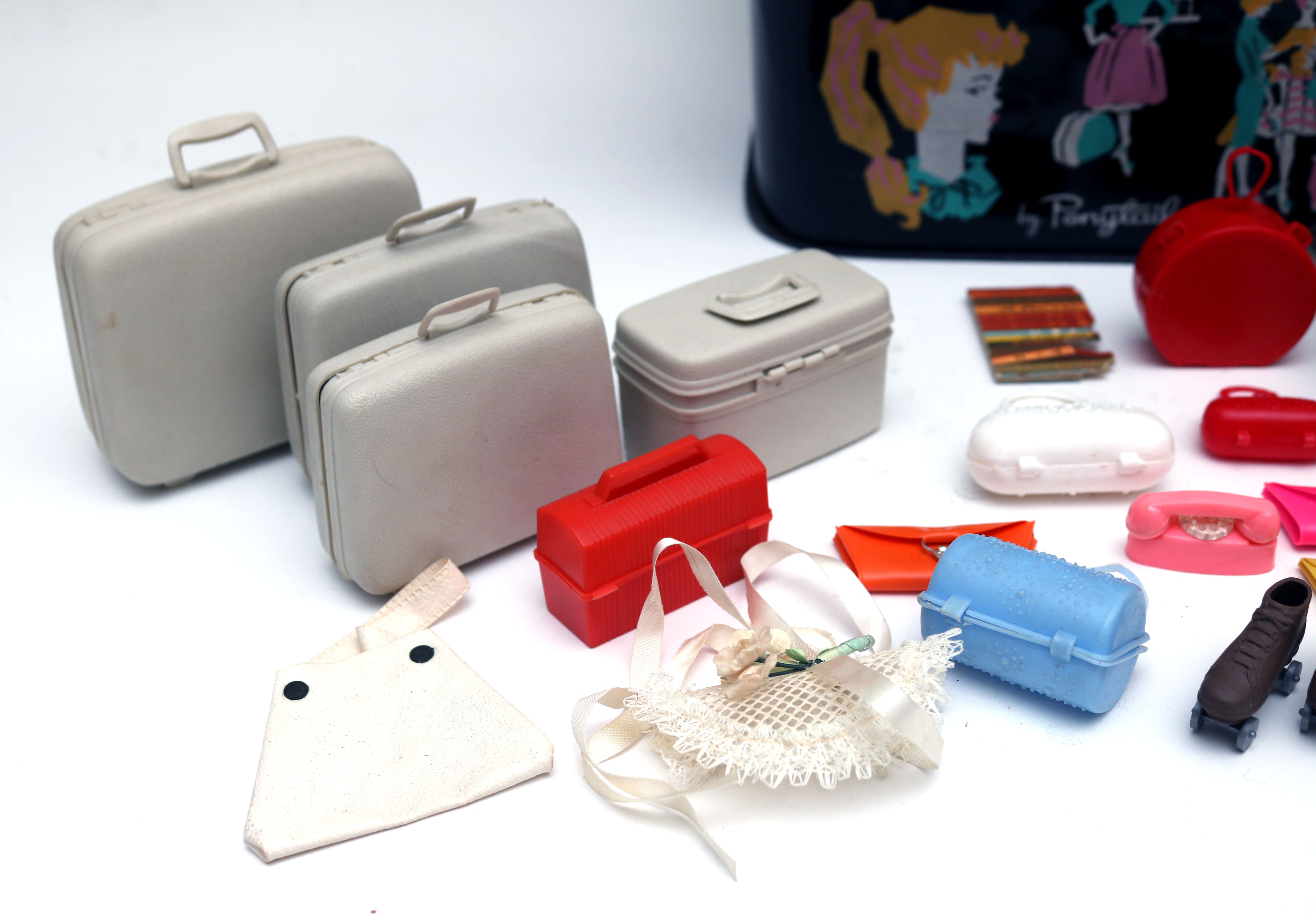 Vintage Midge Doll with Barbie Train Case and Luggage EBTH