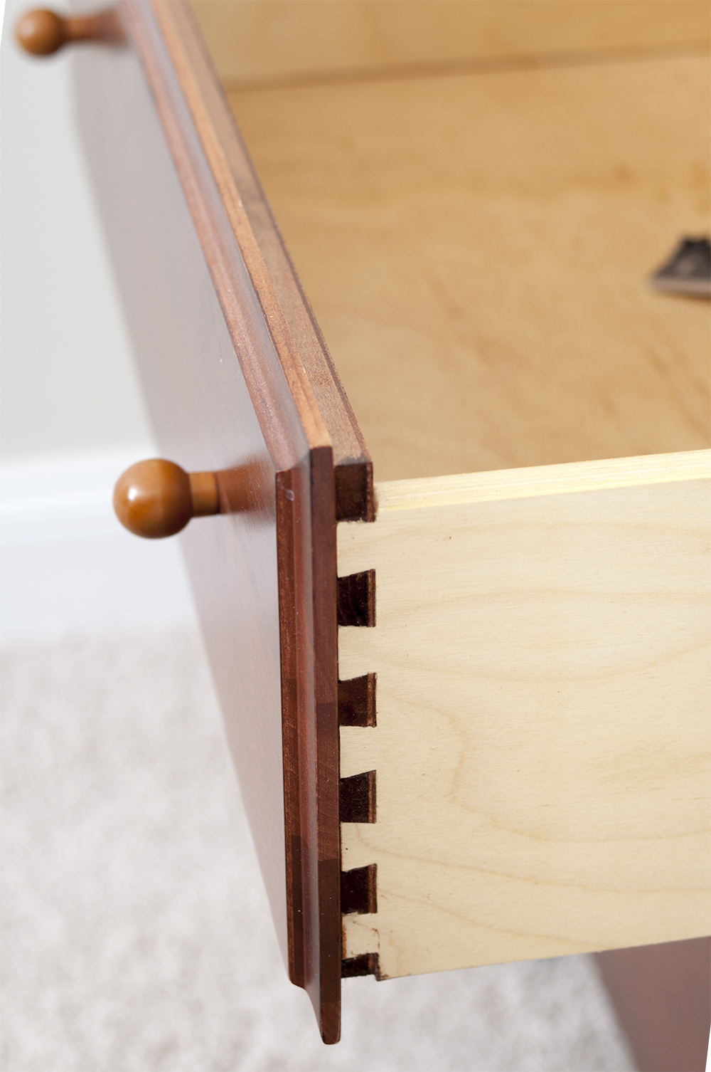 Thomasville Bridges Nightstand EBTH