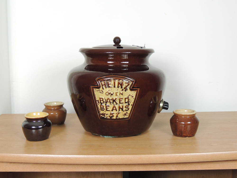 Electric Bean Pot with Baked Bean Crocks EBTH