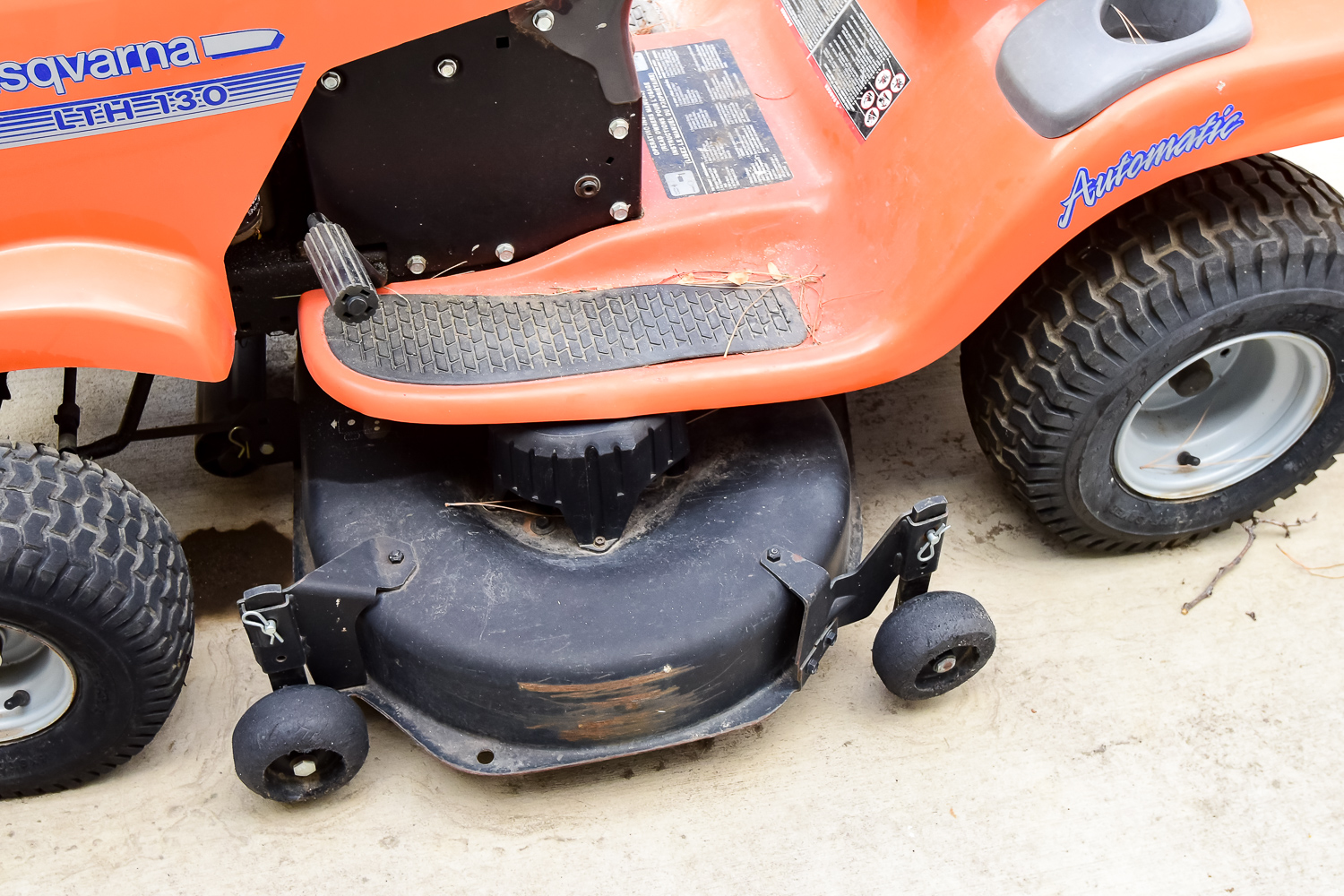 Husquarna LTH 130 Hydrostatic Automatic Riding Lawn Mower EBTH