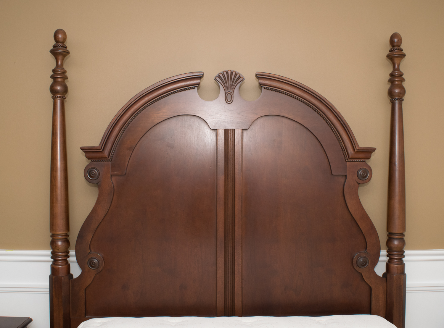 Traditional Full/Queen Bed Frame | EBTH
