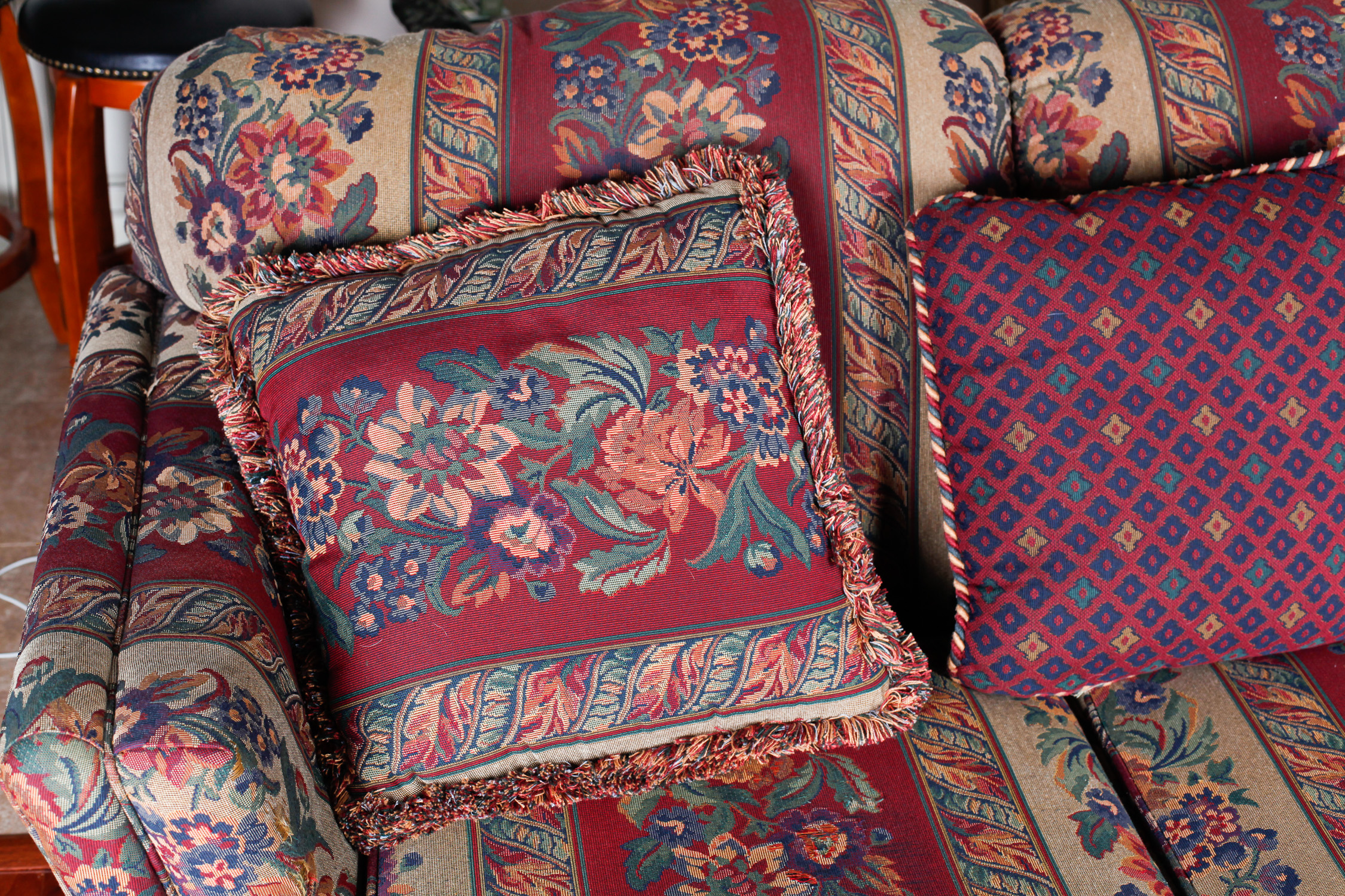 Haverty Furniture Co. Floral Striped Sofa EBTH