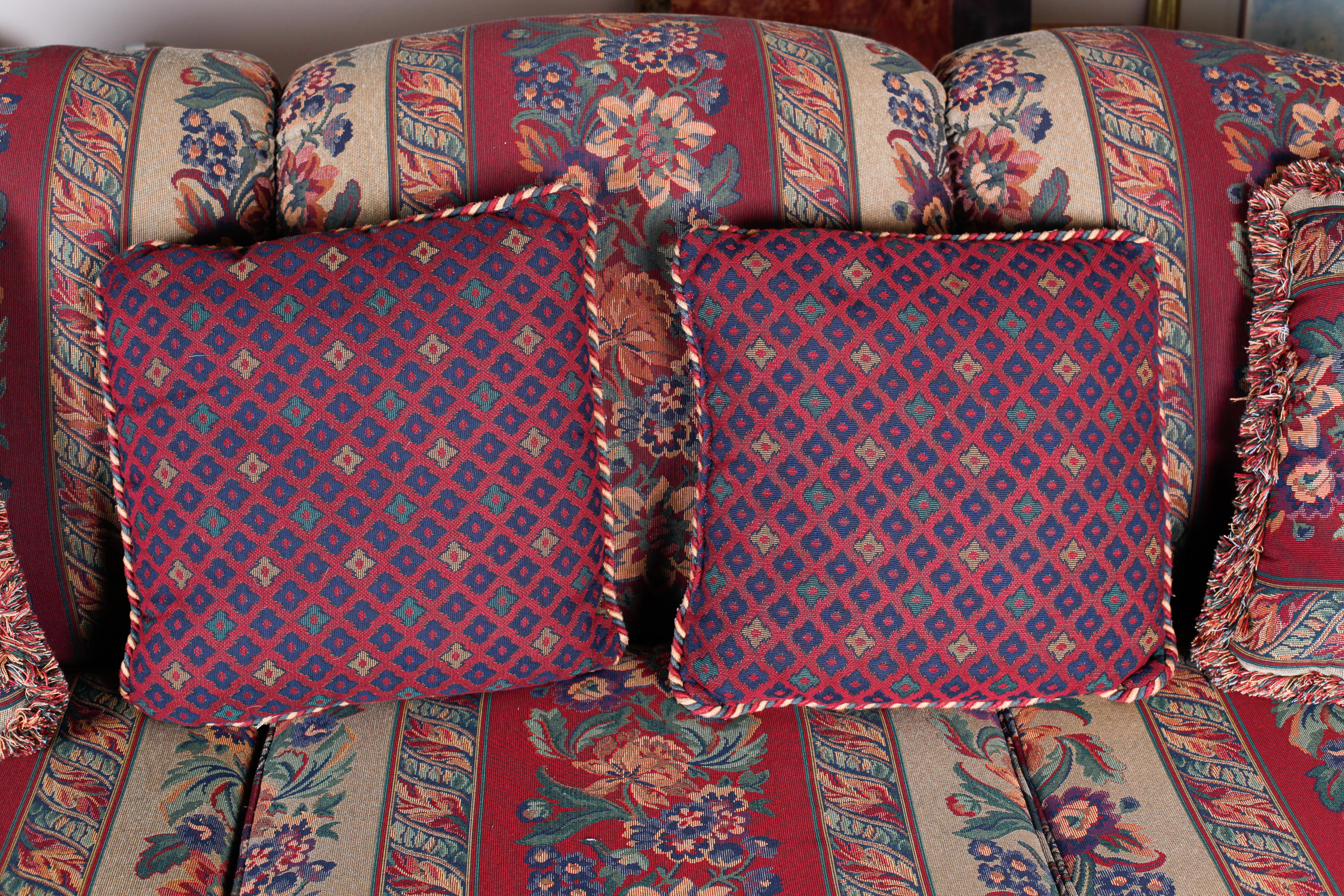 Haverty Furniture Co. Floral Striped Sofa EBTH