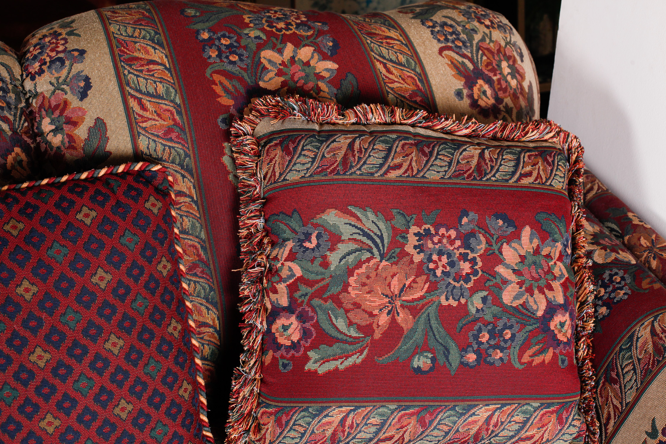 Haverty Furniture Co. Floral Striped Sofa EBTH