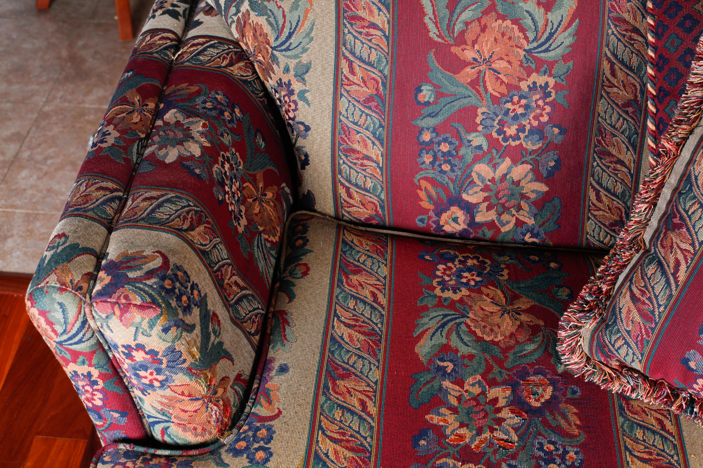 Haverty Furniture Co. Floral Striped Sofa EBTH