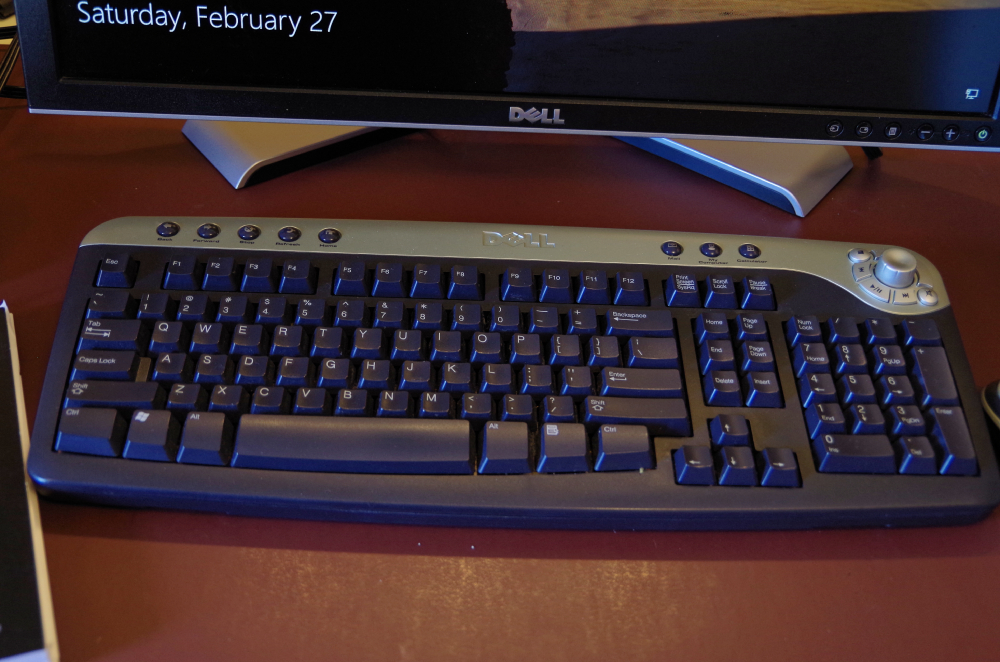 Dell XPS 420 Desktop Computer with Monitor, Keyboard and Speakers EBTH