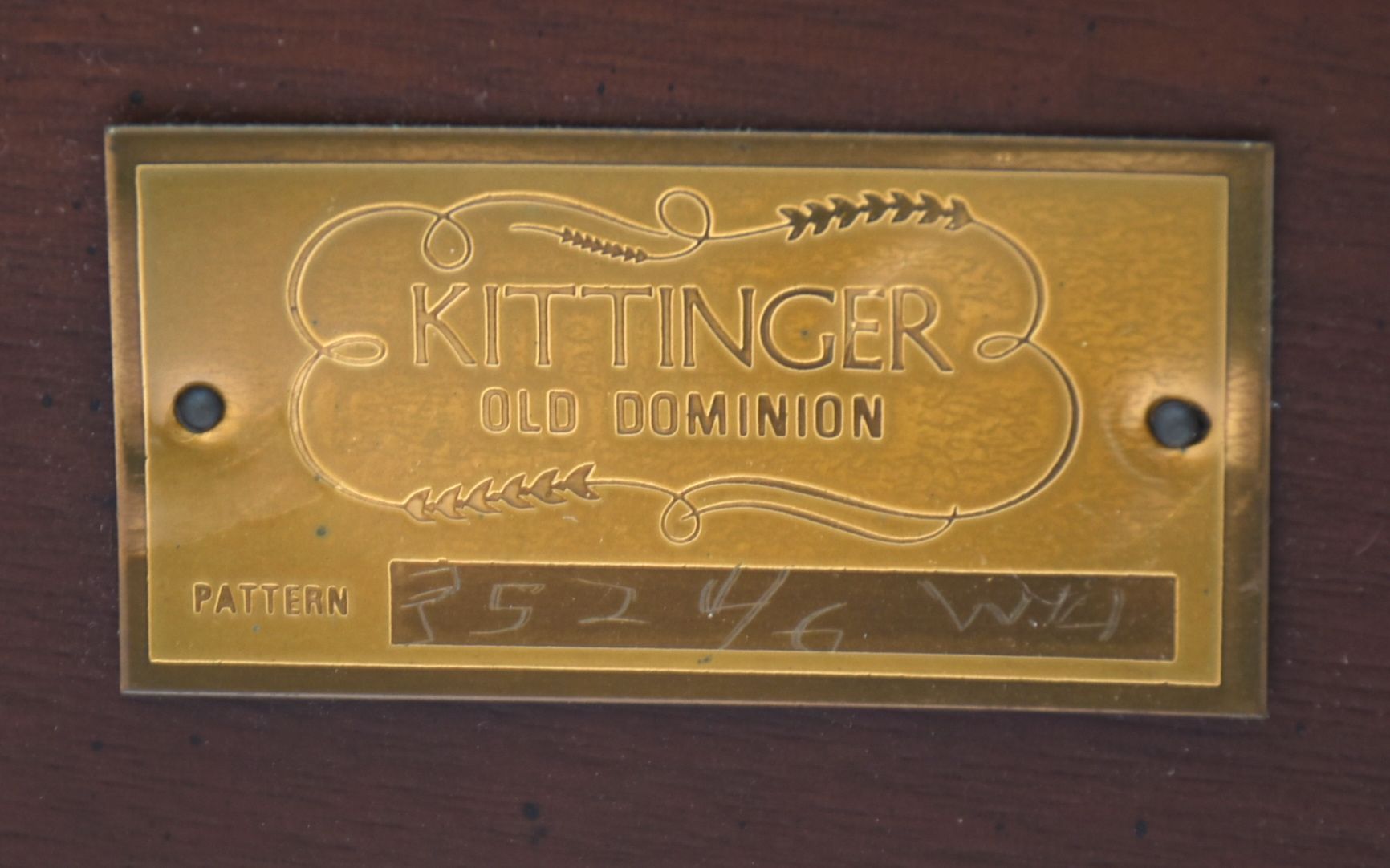 Kittinger "Old Dominion" Walnut Queen Size Bed Frame | EBTH