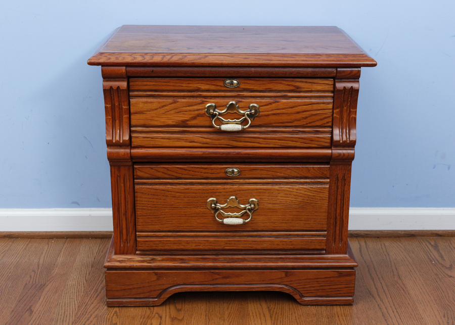 Lexington Oak Nightstand | EBTH