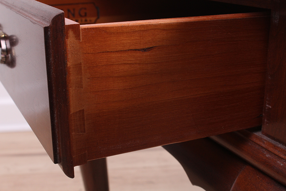 Queen Anne Style DropLeaf Table from Kling Colonial Furniture EBTH