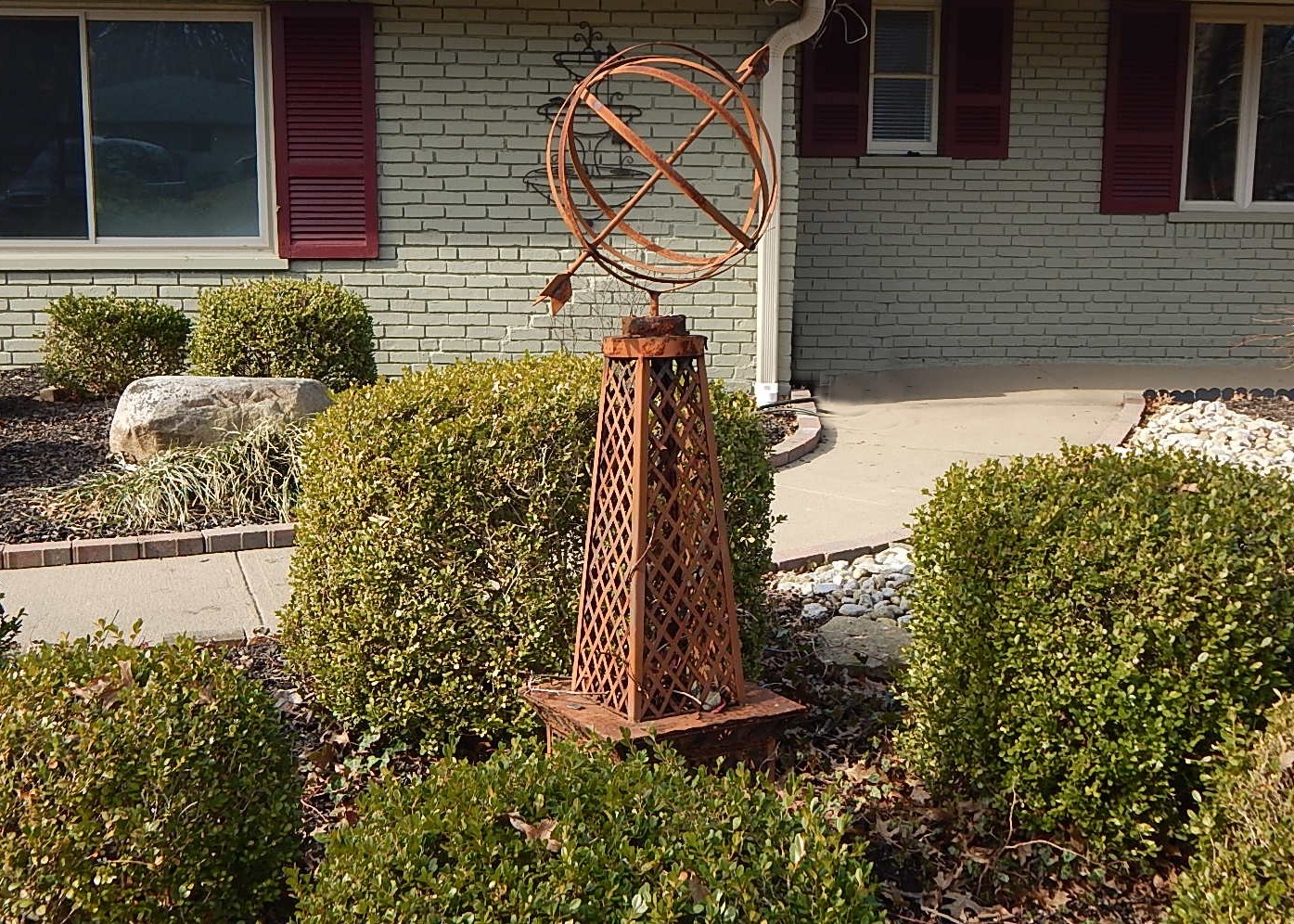 Metal Garden Topiary Sundial Sculpture EBTH