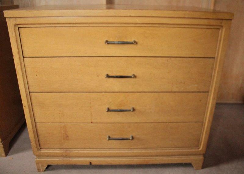 United Furniture Company Chest Of Drawers Ebth