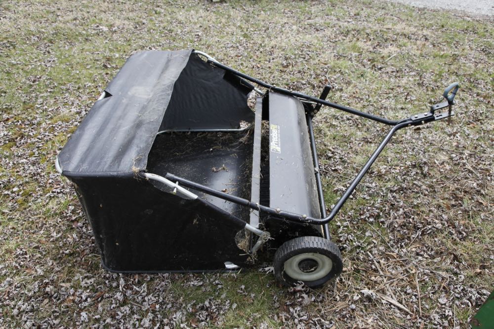 lawn sweeper for grass clippings