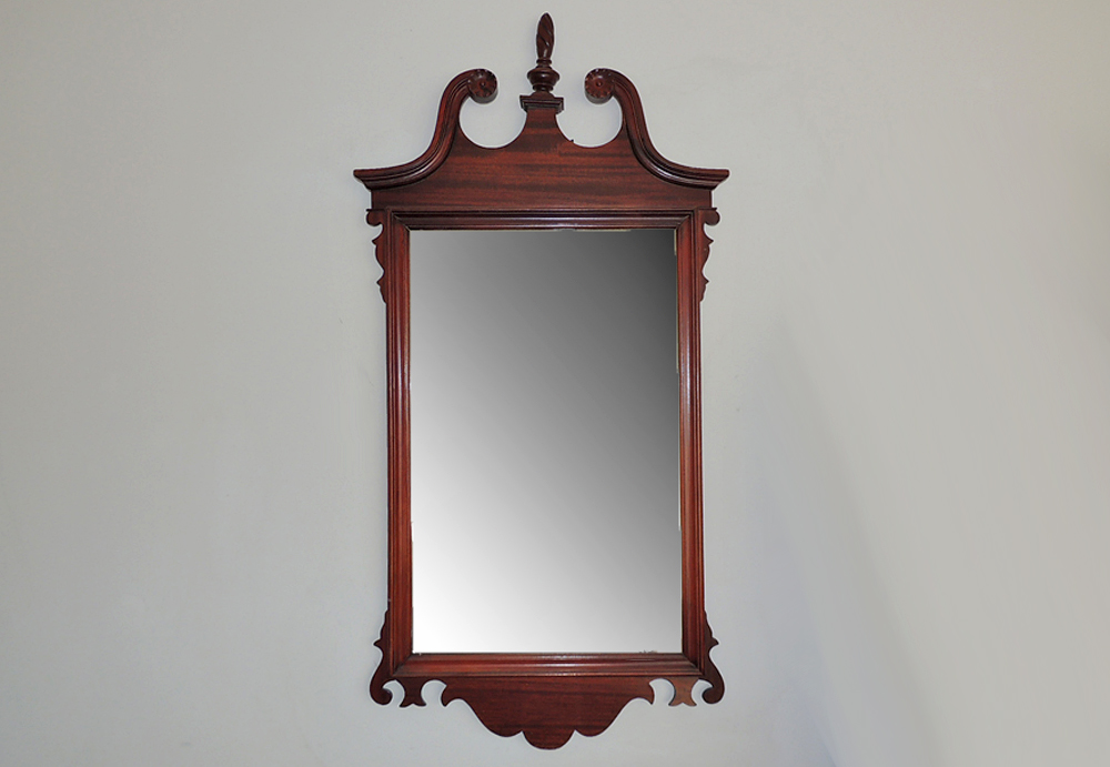 Early American Style Mahogany Wall Mirror EBTH