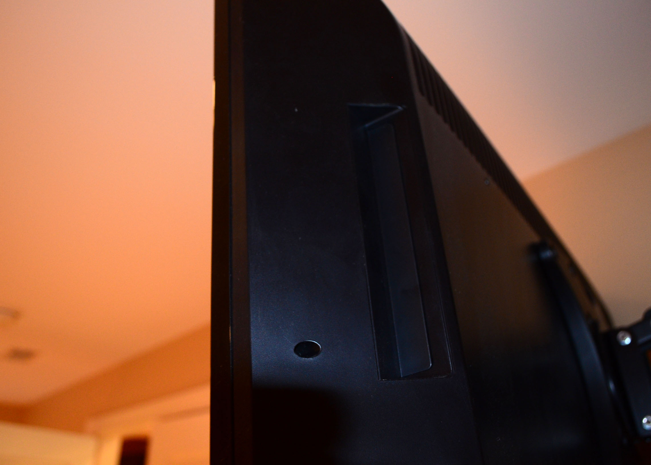 Runco WideVision Television EBTH