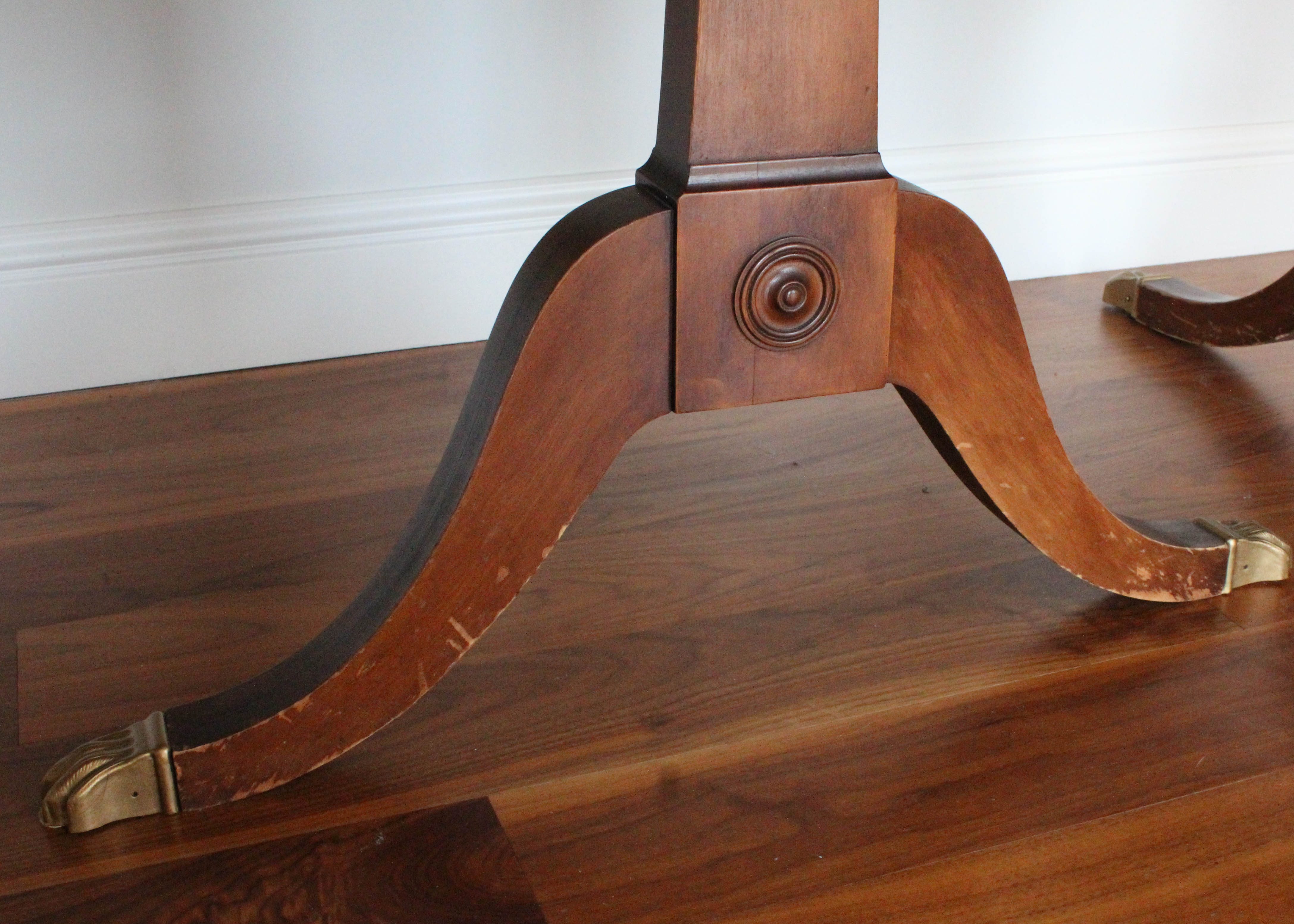 Imperial Grand Rapids Dining Room Table | EBTH