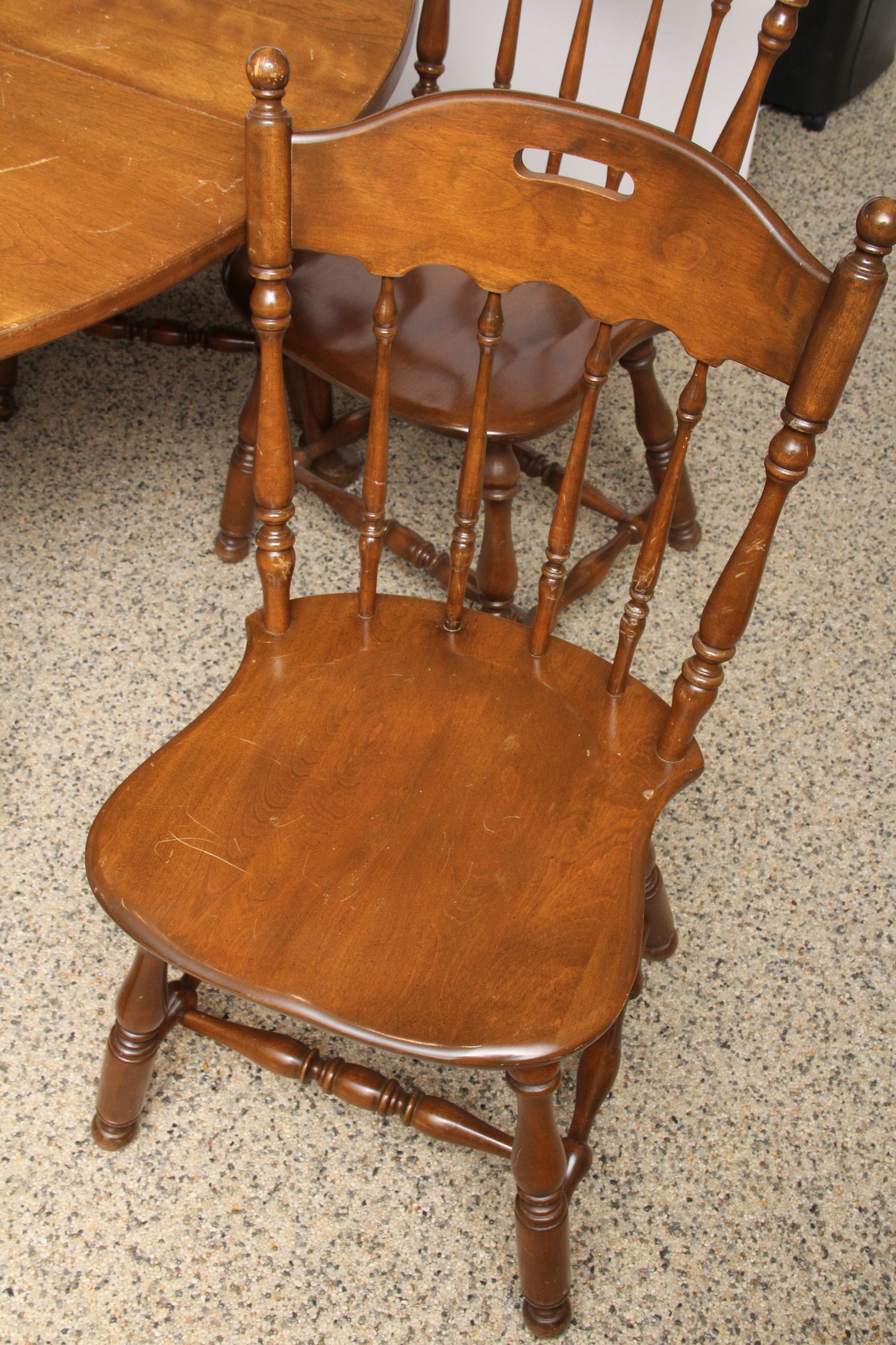 Ethan Allen Solid Oak Dining Table and Chairs EBTH
