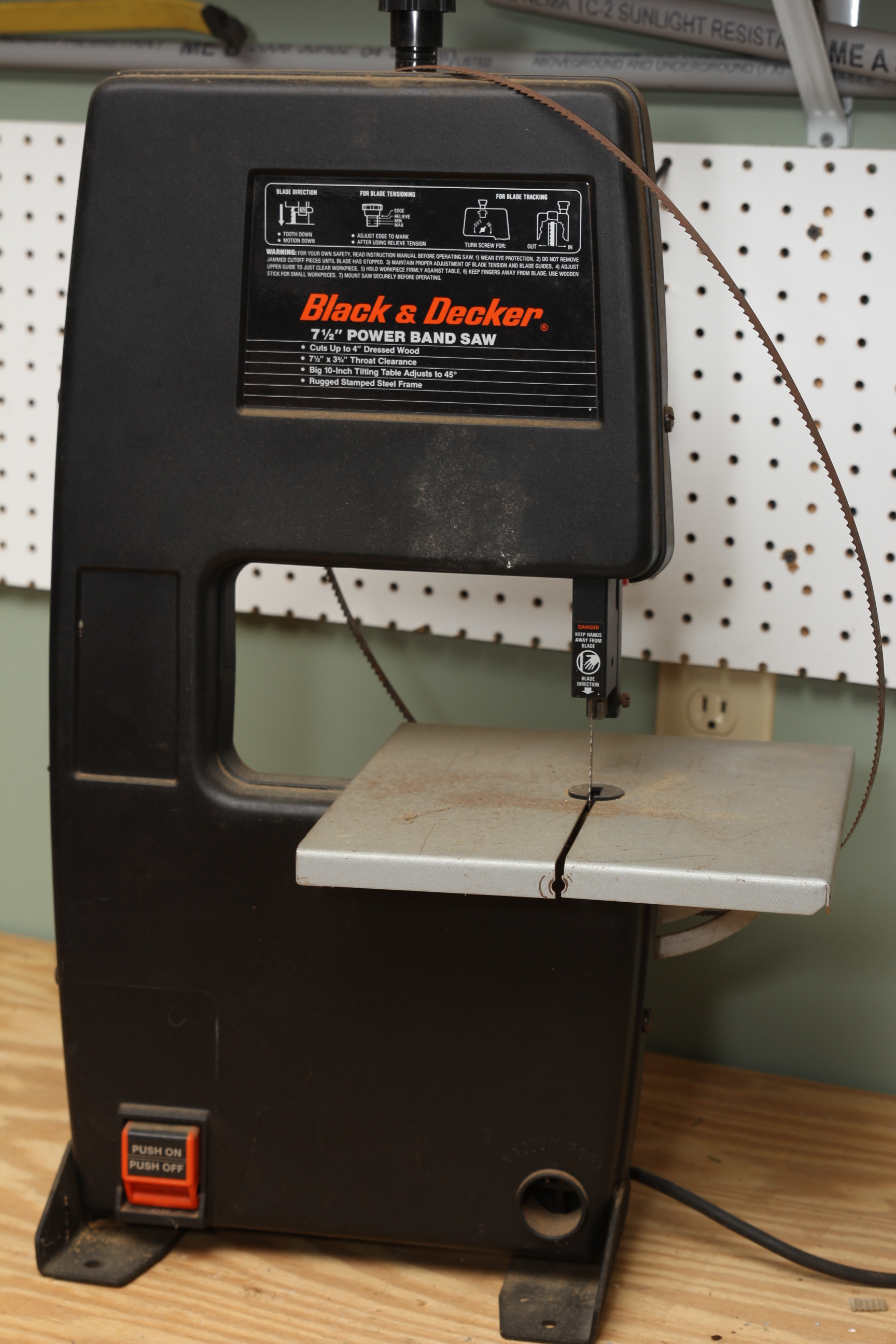 Black & Decker 7.5" Power Band Saw EBTH