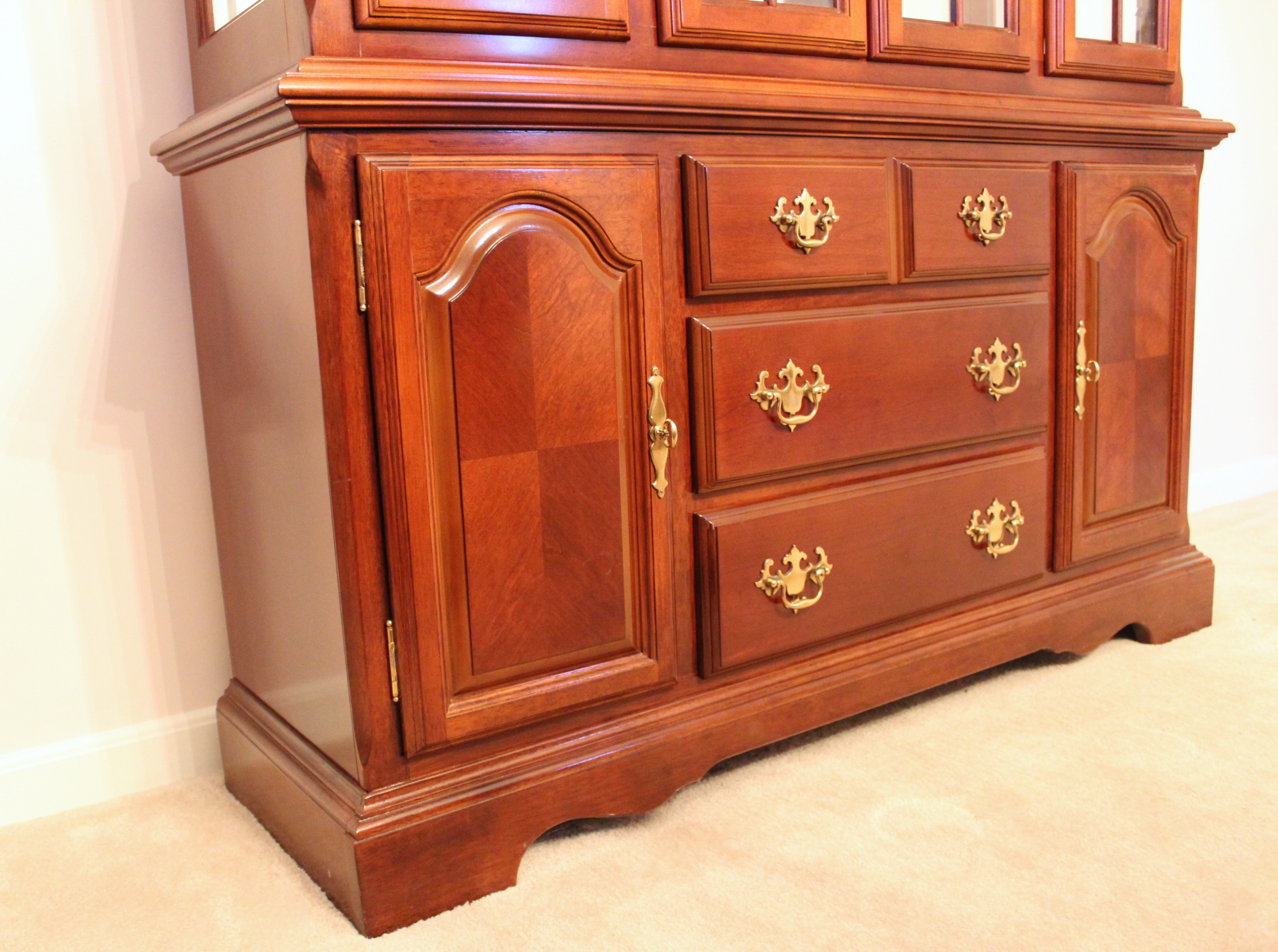 Queen Anne Style Cherry China Cabinet and Hutch | EBTH