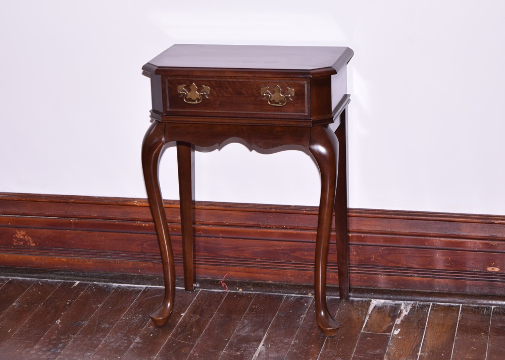 Mersman Mahogany Queen Anne Style Side Table Ebth