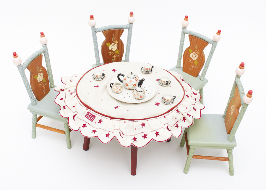 Mary Engelbreit's "Friendship Garden" Miniature Tea Set and Dolls EBTH